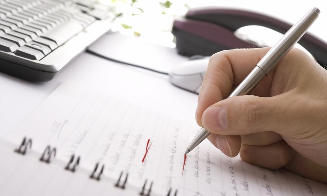 Environnement d'apprentissage en ligne avec matériel pédagogique structuré